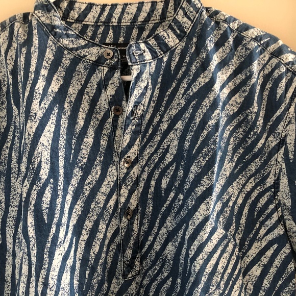 Short Sleeve Blue Patterned Shirt - XL - Picture 4 of 4